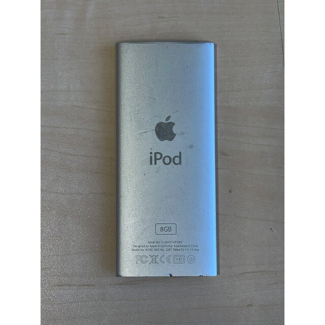 iPod(アイポッド)のAPPLE iPod nano 8GB シルバー 第4世代 A1285 スマホ/家電/カメラのオーディオ機器(ポータブルプレーヤー)の商品写真