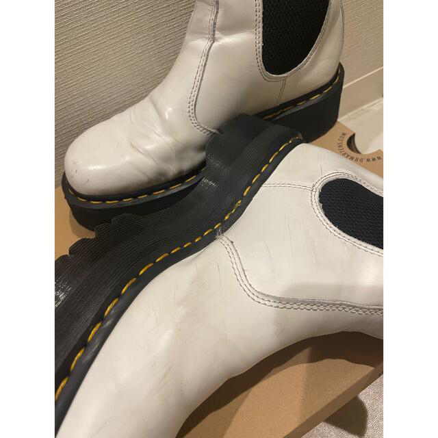 Dr.Martens(ドクターマーチン)のDr.Martens ホワイト プラットフォーム チェルシー ブーツ 25.5白 メンズの靴/シューズ(ブーツ)の商品写真