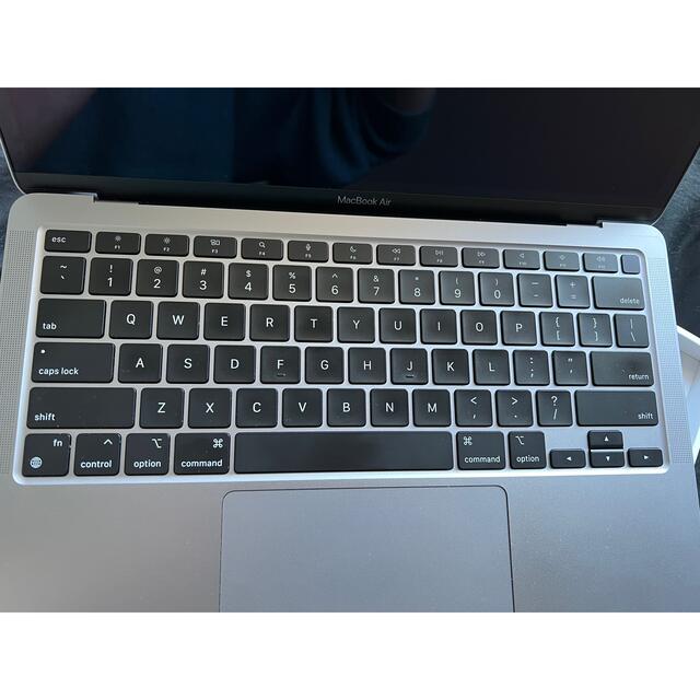 Apple(アップル)のM1 Macbook Air 8GB 256GB スペースグレイ USキーボード スマホ/家電/カメラのPC/タブレット(ノートPC)の商品写真