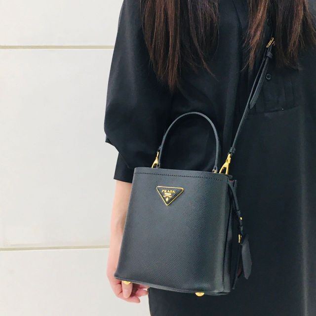 【即決ご検討の方お値下げ交渉有り】PRADA プラダ サフィアーノレザー パニエ