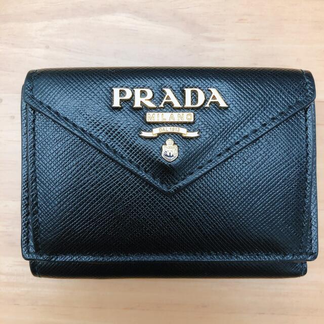 送料込】プラダ PRADA サフィアーノ レッド 正規品 美品 二つ折り財布
