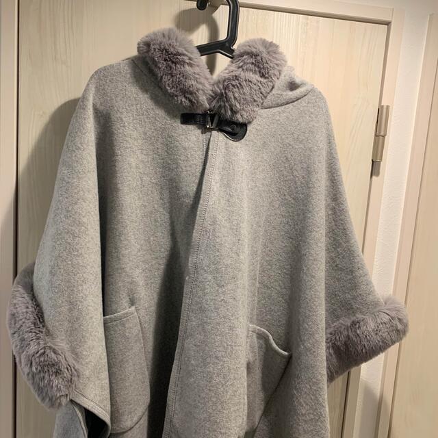 ZARA 新品タグ付き プリージング pleasing フェイクファーポンチョ コートの通販 by サナ ファー ポンチョ (M~L) 関西ファッション連合