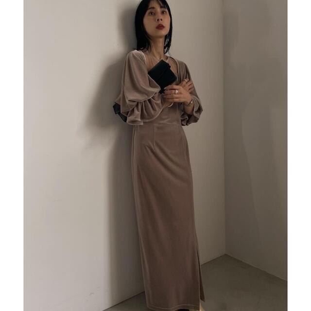 Ameri VINTAGE(アメリヴィンテージ)のAMERI(アメリ) 2WAY CURVE VELOURS DRESS レディースのフォーマル/ドレス(ロングドレス)の商品写真