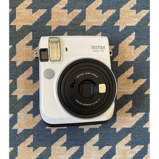 フジフイルム(富士フイルム)のチェキ　intax mini 70 ホワイト(フィルムカメラ)