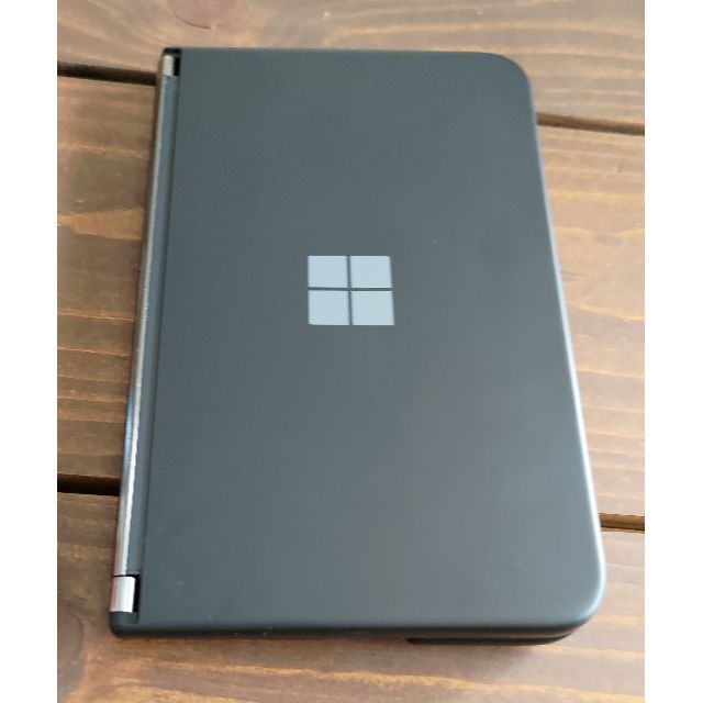 Microsoft(マイクロソフト)のSurfaceduo2 黒 128G（ペンカバー付き） スマホ/家電/カメラのスマートフォン/携帯電話(スマートフォン本体)の商品写真