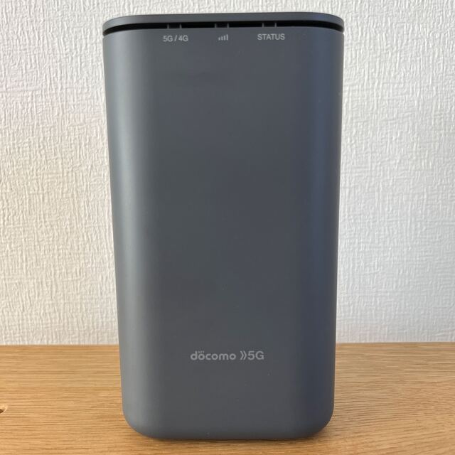 NTTdocomo(エヌティティドコモ)のdocomo SHARP home 5G HR01 ダークグレー スマホ/家電/カメラのPC/タブレット(PC周辺機器)の商品写真