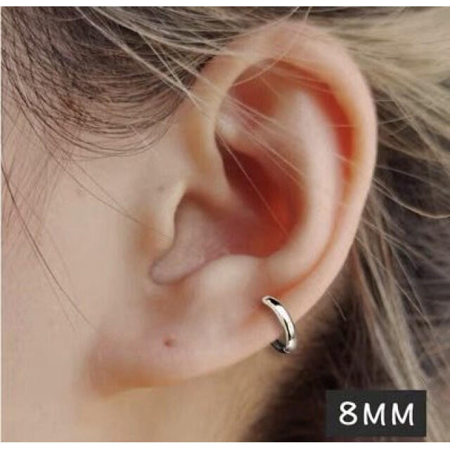 フープピアス メンズ ユニセックスシンプル アレルギー 8mm 両耳 ゴールドの通販 by ✴✴IROHA✴✴|ラクマ フープ ピアス 8mm ブラック 2P ステンレス 両耳 アレルギー シンプル