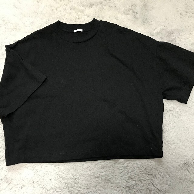 GU(ジーユー)のGU  Tシャツ　黒 レディースのトップス(Tシャツ(半袖/袖なし))の商品写真