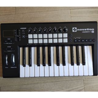 novation launchkey 25 mkⅡ(MIDIコントローラー)