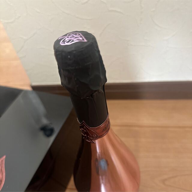 【専用箱付き】アルマンド・ブリニャック・ロゼ・シャンパン 食品/飲料/酒の酒(シャンパン/スパークリングワイン)の商品写真