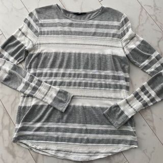 エイチアンドエム(H&M)の長袖Tシャツ　(Tシャツ(長袖/七分))