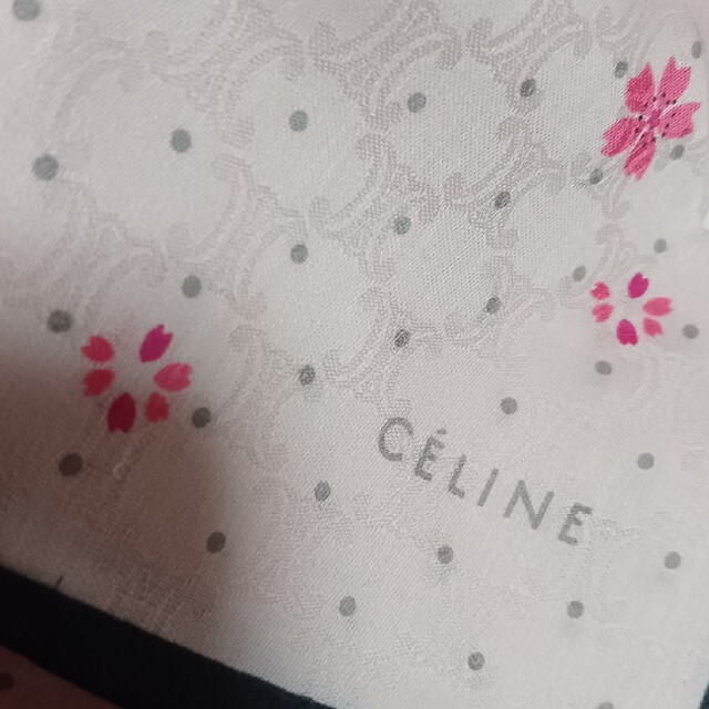 celine(セリーヌ)の値下げ📌セリーヌ☆大判ハンカチーフ🌸58×58 レディースのファッション小物(ハンカチ)の商品写真