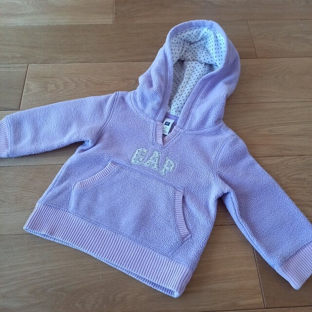 GAP(ギャップ)のGAP パーカー 80 紫色  肌着付き 女の子 キッズ/ベビー/マタニティのベビー服(~85cm)(トレーナー)の商品写真