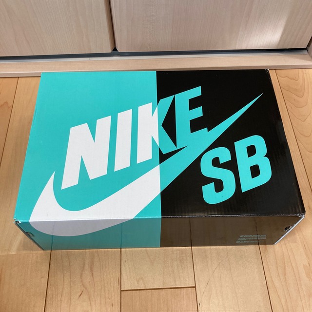 NIKE(ナイキ)のナイキSB ダンク ロー レイガン ブラック メンズの靴/シューズ(スニーカー)の商品写真