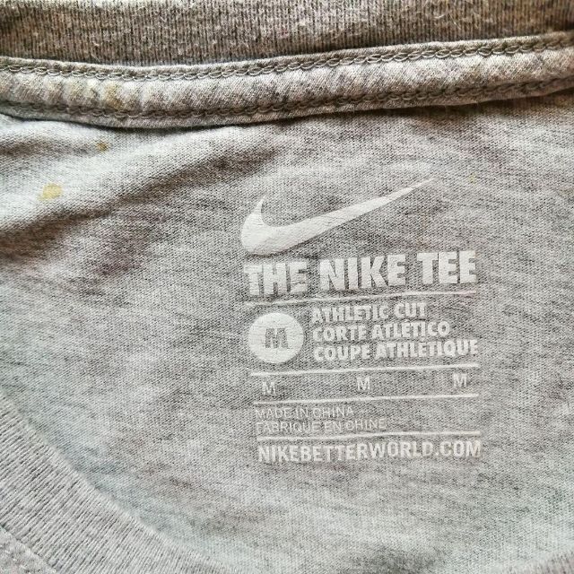 NIKE(ナイキ)のナイキ Tシャツ ビッグスウォッシュ プリント デカロゴ 半そで 古着 2-25 メンズのトップス(Tシャツ/カットソー(半袖/袖なし))の商品写真
