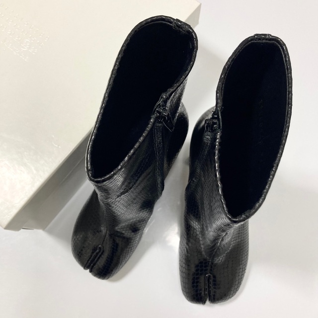 Maison Martin Margiela(マルタンマルジェラ)の新品 Maison Margiela  足袋ブーツ 36 ブラック 黒 Tabi レディースの靴/シューズ(ブーツ)の商品写真