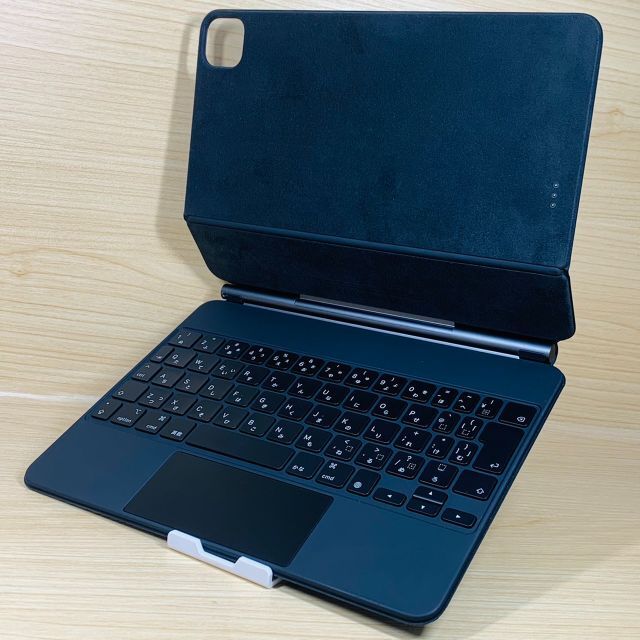 Apple(アップル)の美品 iPad Pro 11 inch Magic Keyboard T375 スマホ/家電/カメラのPC/タブレット(PC周辺機器)の商品写真