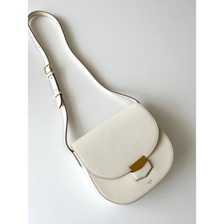 セリーヌ(celine)のセリーヌ　トロッター　ミディアム　ショルダーバッグ　IVORY 美品(ショルダーバッグ)