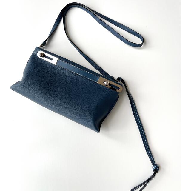 LOEWE(ロエベ)のロエベ　ミッシー　スモールバーシティーブルー 2wayバッグ　美品 レディースのバッグ(ショルダーバッグ)の商品写真