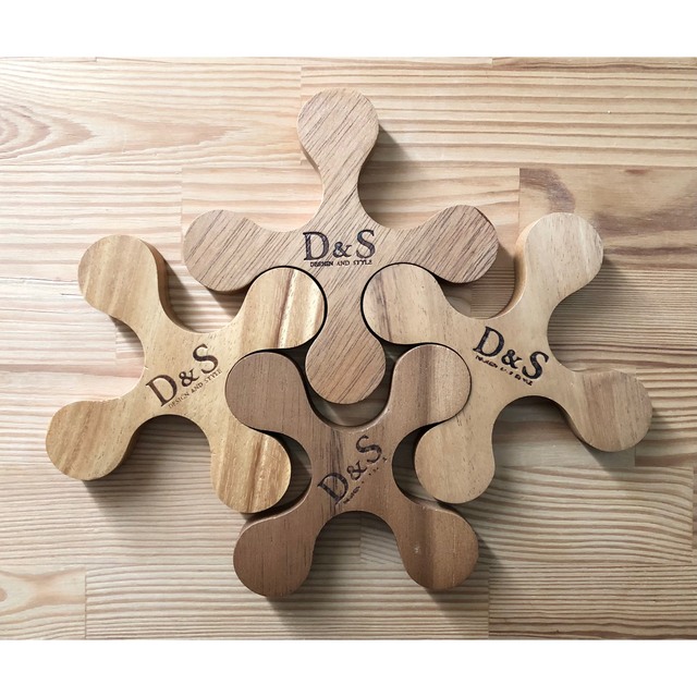 D&S 木製コースター　4点セット　北欧 インテリア/住まい/日用品のキッチン/食器(テーブル用品)の商品写真
