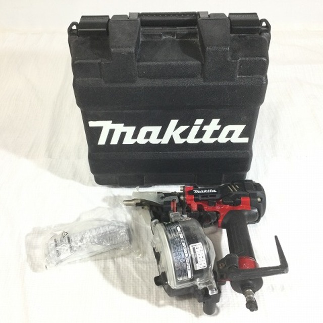 Makita(マキタ)の☆比較的綺麗☆makita マキタ 高圧 エア釘打機 AN534H 赤/レッド エア釘打ち機 ロール釘打ち機 ロール釘打機 コイルネイラー 60752 自動車/バイクのバイク(工具)の商品写真