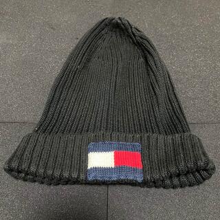 トミーヒルフィガー(TOMMY HILFIGER)のTOMMY JEANS ニット帽 黒 フラッグ フリー 帽子 (ニット帽/ビーニー)