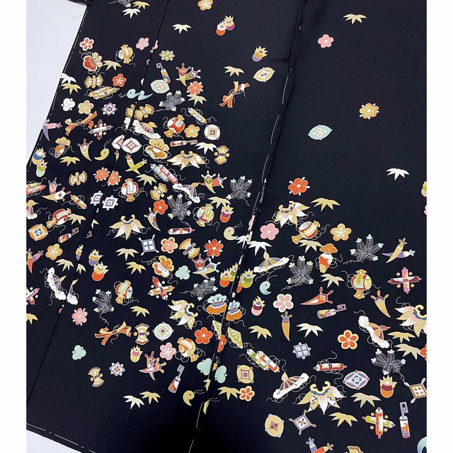 特選手描き京友禅訪問着【吉祥宝尽し◇金駒刺繍】ブラック 黒 特選手描き京友禅訪問着【吉祥宝尽し◇金駒刺繍】ブラック 黒