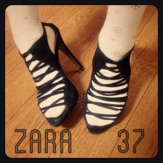 ザラ(ZARA)のZARAグラディエーターサンダル37黒(サンダル)