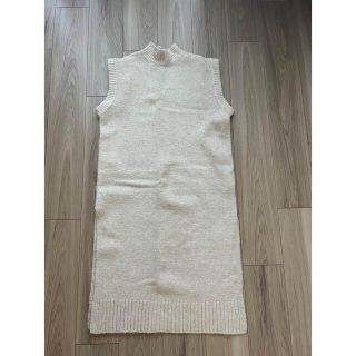 ザラ(ZARA)のzara ザラ  ニットワンピ　冬物　ニット　白ニット　ワンピース　トップス(ニット/セーター)