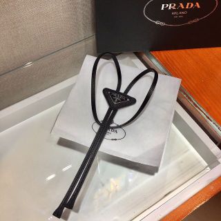 PRADA - プラダ ネクタイ プレゼント 三角プレート ロゴ プラダ ループタイPRADA