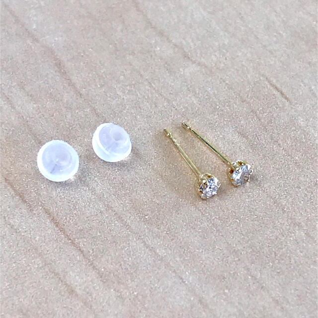 とてもお 半額以下!お値下げ、ダイヤ ピアス 1カラット(両耳)の通販