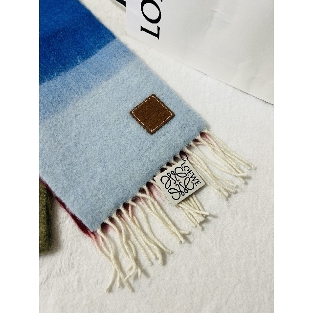 可愛いクリスマスツリーやギフトが! 極美品&正規品 ロエベ LOEWE