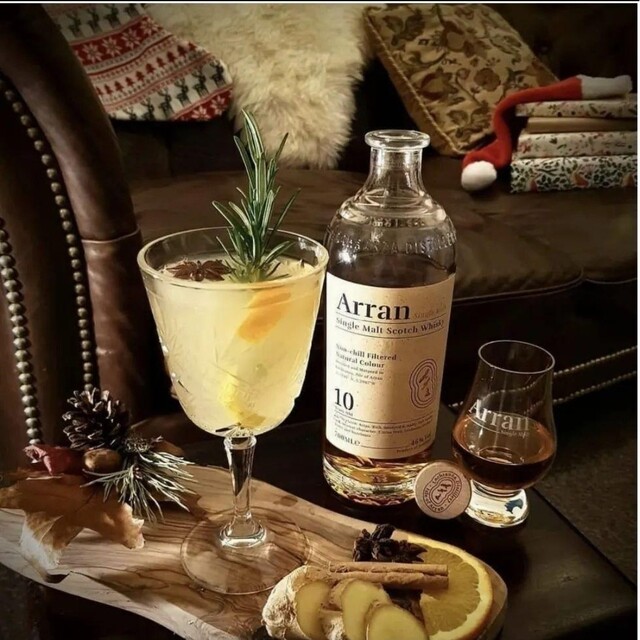 【新品】希少品　THE ARRAN(アラン) 10年　ウイスキー700ml 食品/飲料/酒の酒(ウイスキー)の商品写真