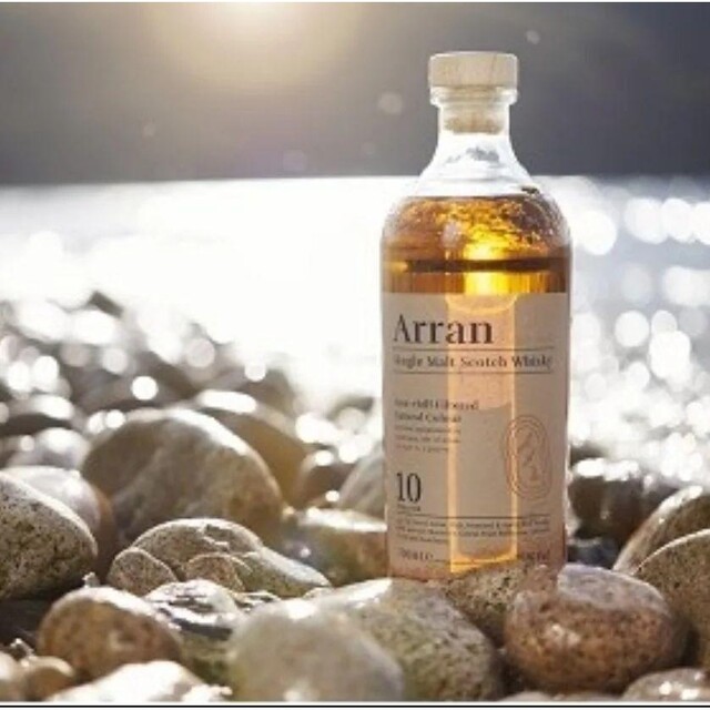 【新品】希少品　THE ARRAN(アラン) 10年　ウイスキー700ml 食品/飲料/酒の酒(ウイスキー)の商品写真