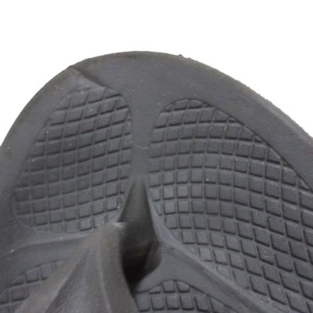 other(アザー)のウーフォス OOFOS リカバリーサンダル 黒 ブラック トング M10 W12 メンズの靴/シューズ(サンダル)の商品写真