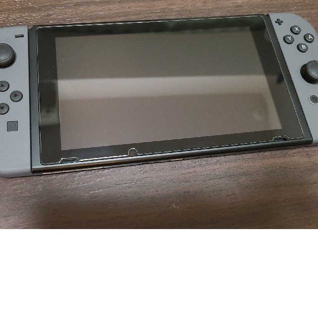 Nintendo Switch(ニンテンドースイッチ)のNintendo Switch 通常版 本体 グレー エンタメ/ホビーのゲームソフト/ゲーム機本体(家庭用ゲーム機本体)の商品写真