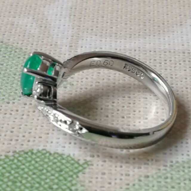 Pt900エメラルドリング レディースのアクセサリー(リング(指輪))の商品写真