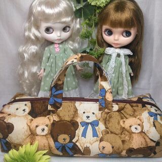 ブライスアウトフィット🐻お出かけポーチ(2人用)Blueリボン熊柄🐻(人形)