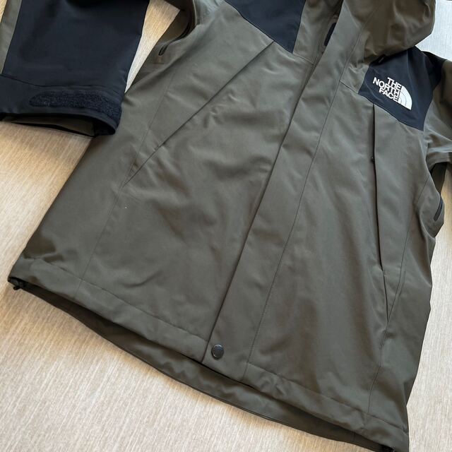 THE NORTH FACE(ザノースフェイス)の人気　ノースフェイス　マウンテンジャケット　ニュートープ　np61800 S メンズのジャケット/アウター(マウンテンパーカー)の商品写真