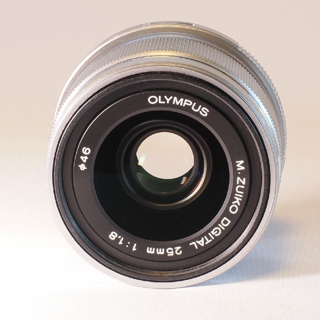 OLYMPUS 交換レンズ M.ZUIKO DIGITAL M25F1.8 シル