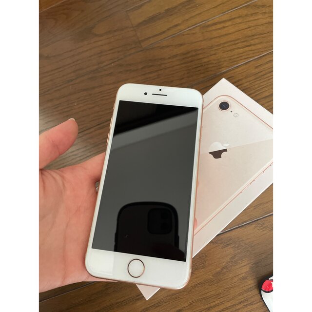 iPhone(アイフォーン)のsapphireさま専用【箱付き】iPhone8  スマホ/家電/カメラのスマートフォン/携帯電話(スマートフォン本体)の商品写真