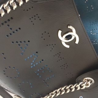 CHANEL - 専用♡超美品 ♡シャネル パンチング チェーンショルダー ...