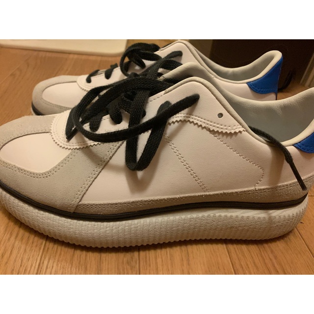 Onitsuka Tiger(オニツカタイガー)の【美品】オニツカタイガー  DELECITY  メンズの靴/シューズ(スニーカー)の商品写真