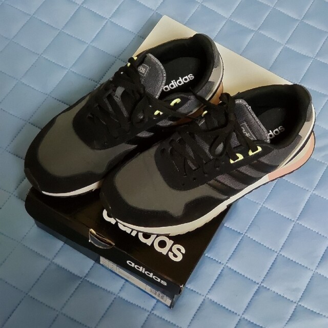 adidas(アディダス)のadidas レディース スニーカー レディースの靴/シューズ(スニーカー)の商品写真