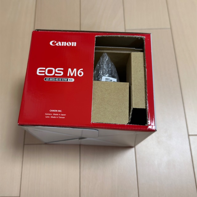 Canon(キヤノン)のCanon EOS M6 EF-M15-45 IS STM kit スマホ/家電/カメラのカメラ(ミラーレス一眼)の商品写真