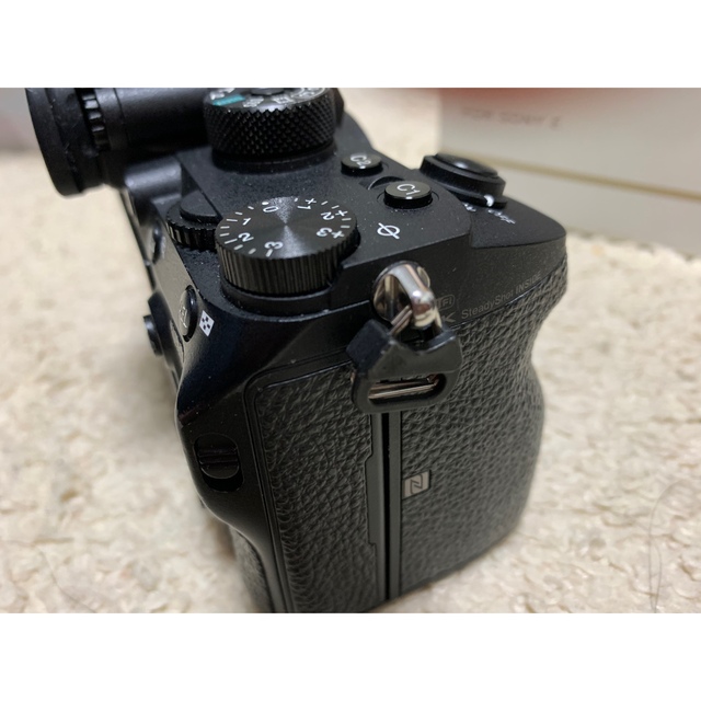 SONY(ソニー)のα9＋tamron 28-200mm スマホ/家電/カメラのカメラ(ミラーレス一眼)の商品写真