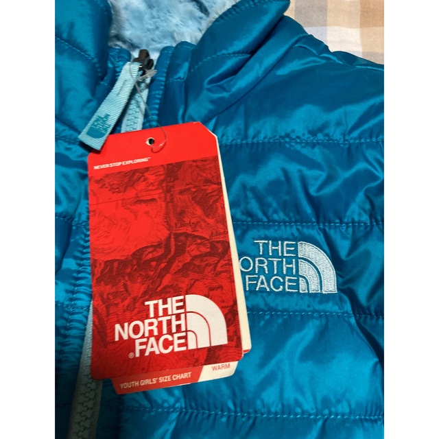 THE NORTH FACE(ザノースフェイス)の専用　新品未使用　ノースフェイスリバーシブルアウター　USサイズM 130位 キッズ/ベビー/マタニティのキッズ服女の子用(90cm~)(ジャケット/上着)の商品写真