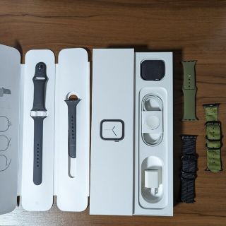 アップルウォッチ(Apple Watch)のApple watch Series 4 40mm GPSモデル 美品(PC周辺機器)