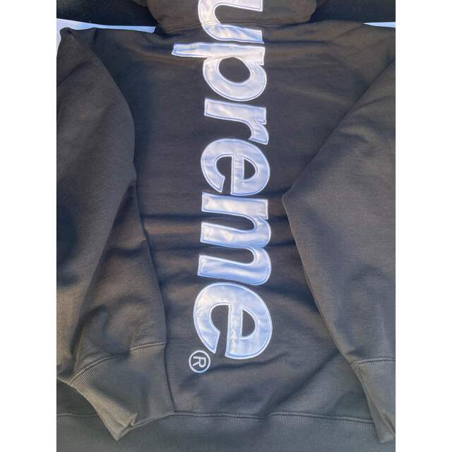 Supreme(シュプリーム)のSupreme Satin Appliqué Hooded Sweatshirt メンズのトップス(パーカー)の商品写真