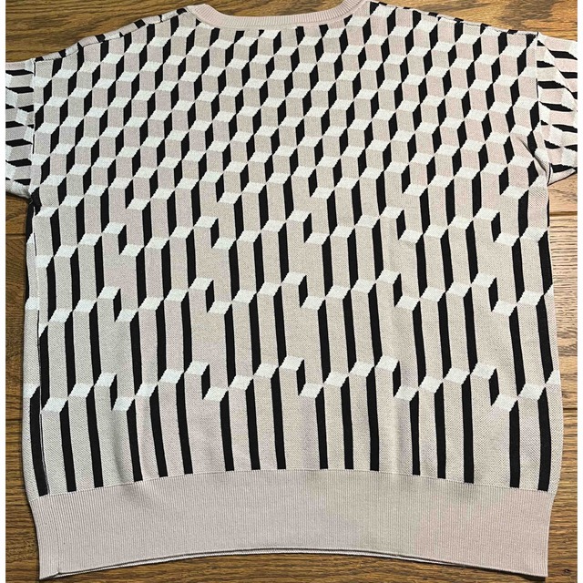 Paul Smith(ポールスミス)のPaul Smith BLACK 幾何学柄オーバーサイズニット /SIZE:M  レディースのトップス(ニット/セーター)の商品写真